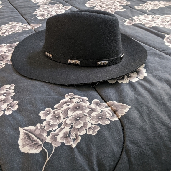 Studded Black Fedora - Picture 2 of 4